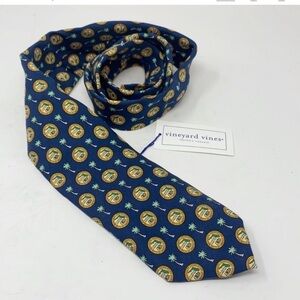 NWT Vineyard Vines Blue Golf Print Silk Tie. CMAA of Florida
